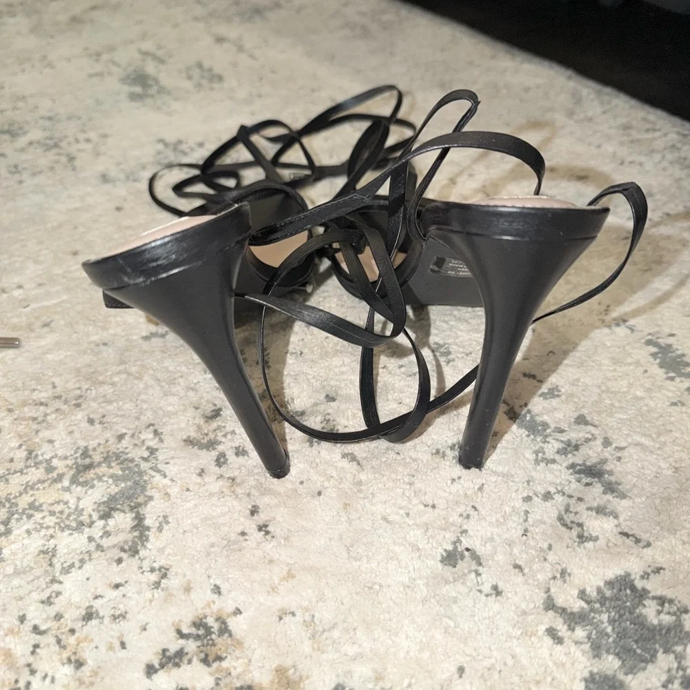 Steve Madden Black Strappy Heels 6inches - Picture 8 of 8